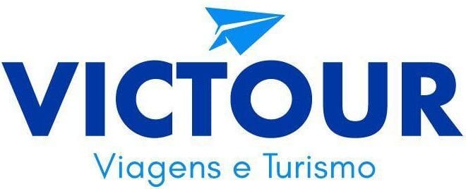 Equipe Victour Viagens atendendo clientes