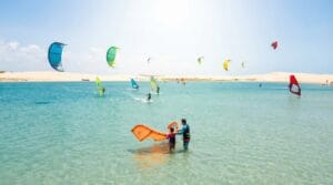Aula de kitesurf para iniciantes na lagoa de Jericoacoara