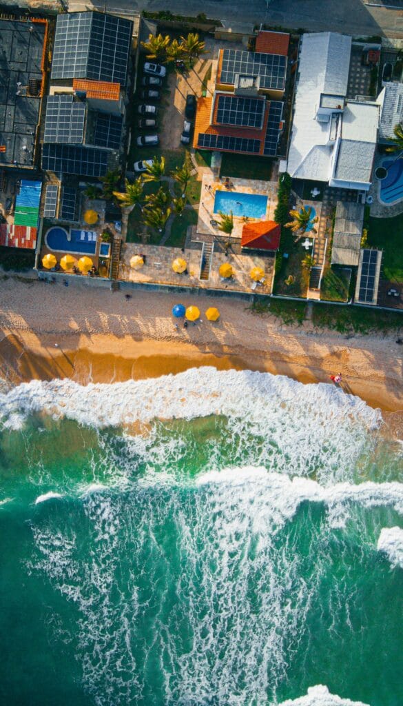 Onde ficar em Porto de Galinhas — vista aérea da orla
